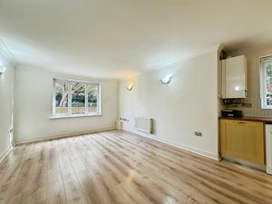 Lounge/Kitchen-Diner- click for photo gallery